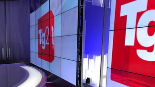 Nell'ascensore del Tg2. Gesto intimidatorio, esplode il caso in Rai: indaga la Digos