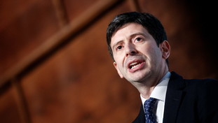 Speranza mette il bavaglio ai bambini senza evidenze scientifiche: l'autogol del ministero