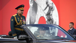 La indossava alla parata Shoigu e l'immagine inquietante del generale alla parata