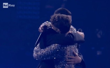 Mahmood e Blanco accendono l'Eurovision, l'ovazione è da brividi