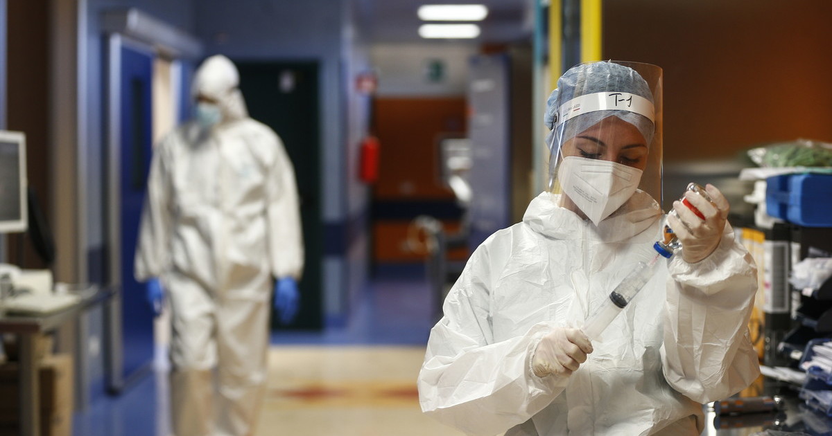 Ospedali in codice rosso. Mancano medici e infermieri, nosocomi a rischio Ospedali in codice rosso. Mancano medici e infermieri, nosocomi a rischio