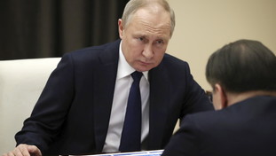 Timidi segnali di negoziato. Dopo la presa di Mariupol Putin rilancia: «Ora parliamo»