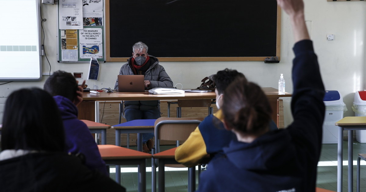 Rapporto choc di Save the Children: un 15enne su due è analfabeta e non capisce un testo Rapporto choc di Save the Children: un 15enne su due è analfabeta e non capisce un testo