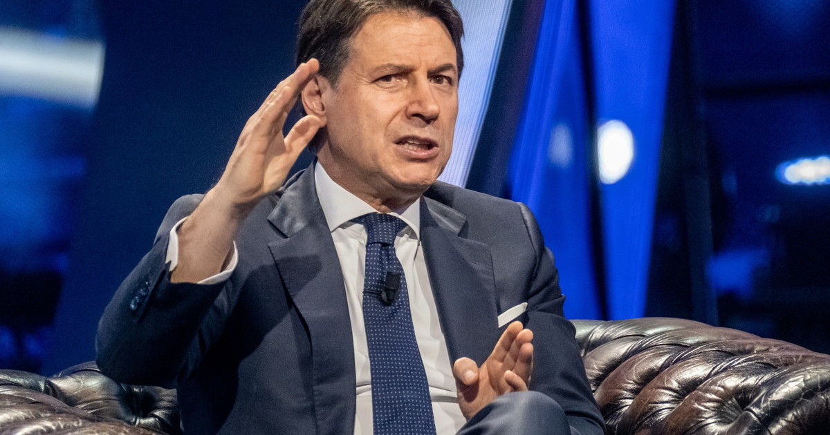 Il M5S si spacca sul sostegno al governo Draghi: “Chi decide di staccare la spina?” Il M5S si spacca sul sostegno al governo Draghi: “Chi decide di staccare la spina?”