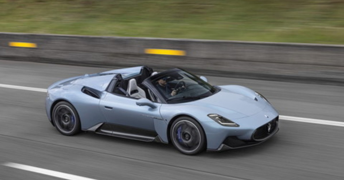 Nuova MC20 Cielo, la super sportiva Maserati diventa spyder Nuova MC20 Cielo, la super sportiva Maserati diventa spyder