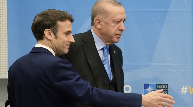 Svezia e Finlandia fanno litigare Erdogan e Macron, che succede nella Nato
