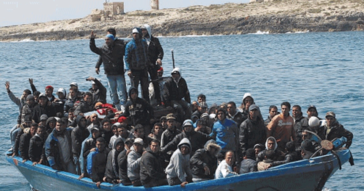 La guerra in Ucraina aiuta gli sbarchi. Arrivi di migranti in aumento dalla Libia La guerra in Ucraina aiuta gli sbarchi. Arrivi di migranti in aumento dalla Libia