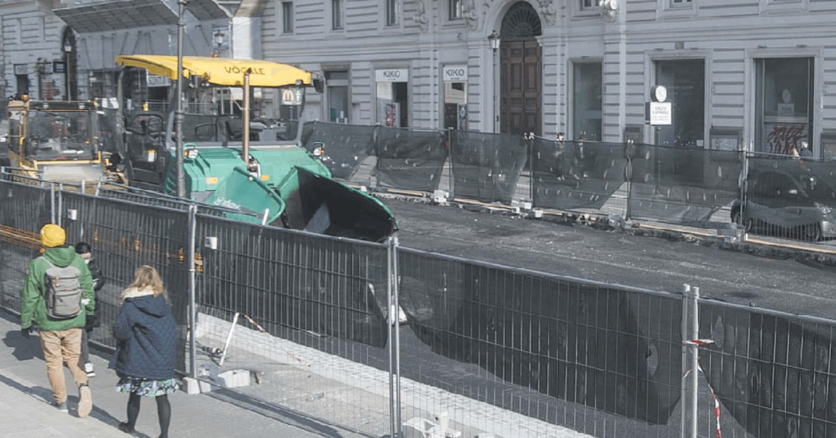 Lavori infiniti e beffa a via Nazionale. Intervento inutile, tutto da rifare Lavori infiniti e beffa a via Nazionale. Intervento inutile, tutto da rifare
