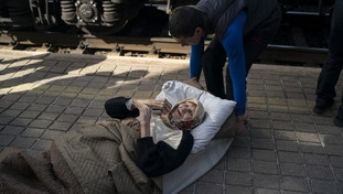 I russi avanzano nel Donbass: muoiono altri civili, soccorsi impossibili