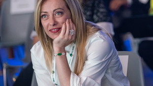 Meloni imbufalita con il governo: “Lavoratori massacrati, chi produce è un nemico”