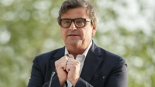 Calenda svela il bluff dei partiti sul no alle larghe intese: tutte fesserie