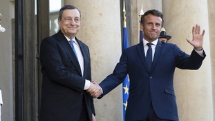La Francia spinge per il Draghi bis: “Tutti sono preoccupati. Mercati e spread, cosa può accadere alle prossime elezioni