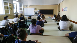 Niente mascherina agli esami, dietro front sull'obbligo a scuola