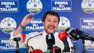 Giornate di fuoco per Salvini. Ma lui non molla la Lega e chiede un incontro a Draghi