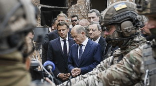 I russi si ritirano così. La strategia di Scholz contro il Cremlino. Che succede in Ucraina