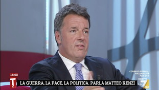 “Fanno tenerezza”. Il siluro di Renzi a Taverna: godetevi gli ultimi mesi