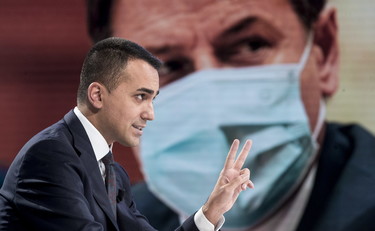 Movimento cinque sberle, tra Di Maio e Conte è guerra totale