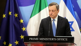 Crolla la fiducia degli italiani per Draghi: prima volta sotto al 40%