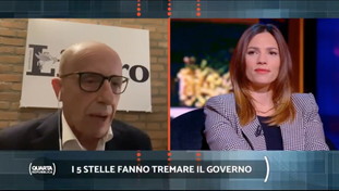 “Pagliacci”. Sallusti non si tiene contro i grillini: buffonata più grande di sempre