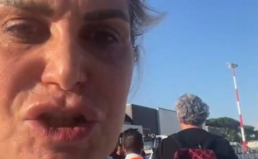 È una vergogna, ci ributtano in aeroporto. Ventura, tremendo sfogo contro il volo cancellato. Panico a Napoli