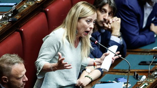 Meloni tuona: “Politiche anti-italiane”. Lamorgese sparita: il silenzio sugli sbarchi è inquietante