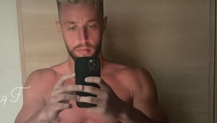 La foto di Frattesi nudo finisce sui social e scoppia il caso hot