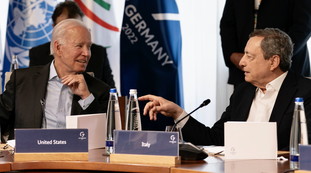 Draghi non cede ai ricatti della Russia e arringa i leader del G7: Putin non deve vincere