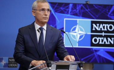 La Nato non resta a guardare: 300mila soldati per l'intervento rapido. Russia avvertita
