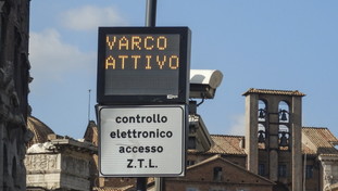 Scoppia il caos con i permessi Ztl: rinnovo impossibile, valanga di multe