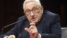 Kissinger va contro la Nato e chiede un altro atteggiamento con la Russia: “Poca sensibilità”