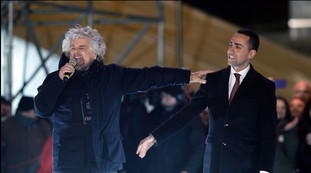 Grillo cancella l'asse Draghi-Di Maio: A questo punto usciamo dal governo...