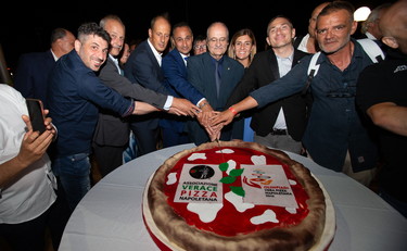 Briatore venga alle Olimpiadi della pizza
