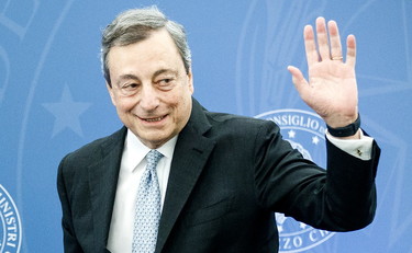 Gli italiani bocciano Draghi e Meloni vola. Il sondaggio che fa tremare il governo