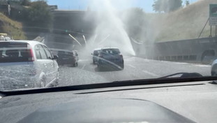Esplode l'impianto antincendio della galleria: tempesta d'acqua sul GRA