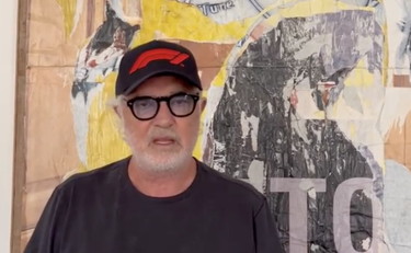 Briatore deve chiudere Crazy Pizza: Roba da terzo mondo, le scuse ai clienti