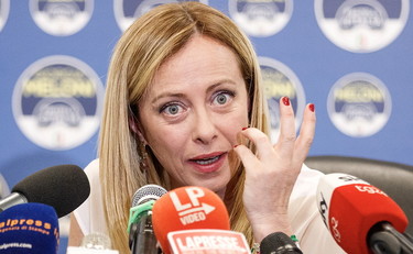 30 mila euro per Mimmo Lucano. Meloni tuona contro la sinistra