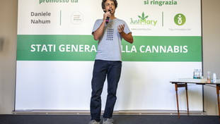 “Sardina che segue la globalizzazione mercatista”. Così Fusaro umilia Santori