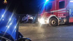 L'auto si ribalta, schianto in Tangenziale: muoiono due amiche di 21 e 22 anni