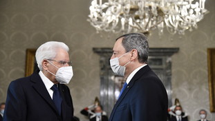 Draghi traballa, Mattarella non vuole aprire la crisi: giovedì giorno della verità