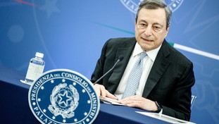 Un governo con gli ultimatum... Draghi stronca Conte e annuncia il decreto di fine luglio