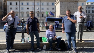 Verso nuovo stop in tutta Italia. Riesplode il caos taxi, proteste e casi di violenza