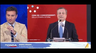 Macabro. Draghi sconcerta De Gregorio, la barzelletta è un caso. In studio cala il gelo