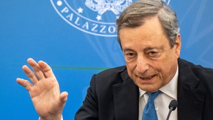Draghi mette all'angolo Conte: “Non si governa con gli ultimatum”