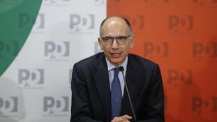 Il Pd è alla deriva: naviga nel buio e perde tutti gli alleati. Letta-Renzi ai ferri corti