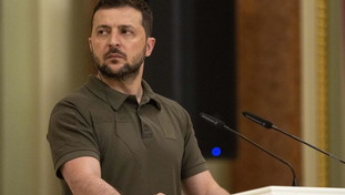 Zelensky fa arrestare altri due funzionari: Spie filorusse. Purghe e sospetto di golpe