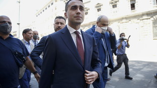 Gli scissionisti grillini a caccia del terzo mandato: salvati da Giggino ‘o scafista