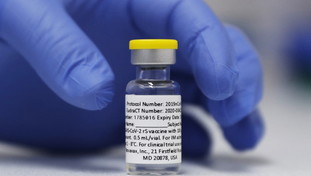 “Miocardite e pericardite”. Il possibile nesso con il vaccino anti-Covid spaventa tutti