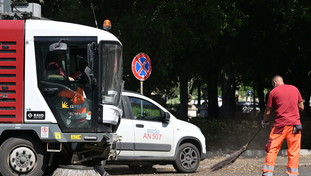 A Roma torneranno subito le strade sporche: già sospeso l'accordo Ama-sindacati