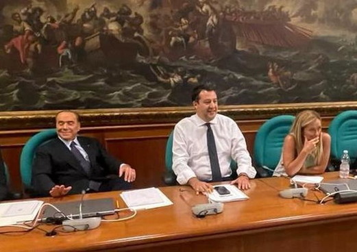 Sondaggi, l'autogol della sinistra fa sorridere il centrodestra. La previsione sui seggi