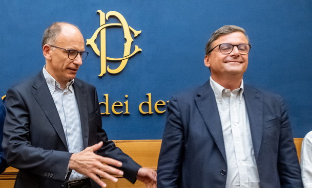 Il sogno di Letta dura poche ore. Mollato da Calenda e umiliato da Conte